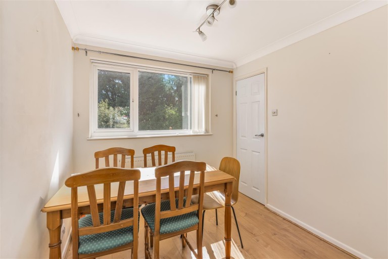 Images for Wards Crescent, Bodicote - chain free