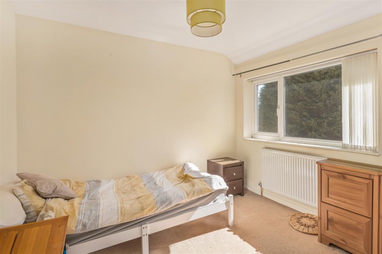 Images for Wards Crescent, Bodicote - chain free