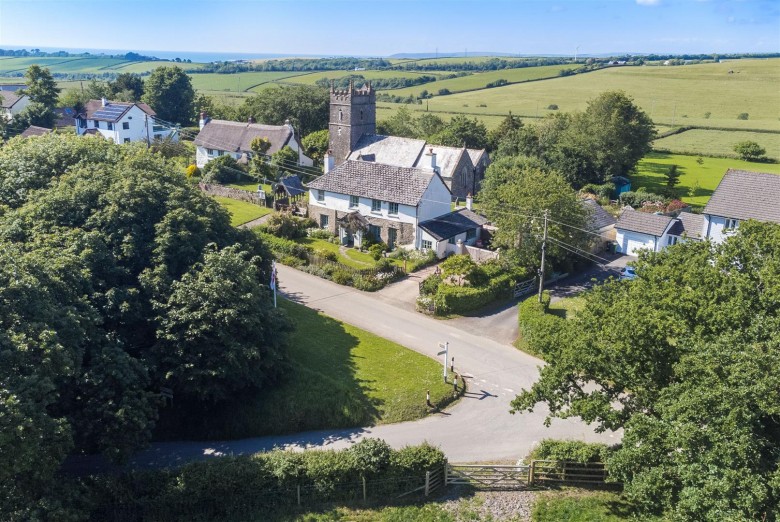 Click the photo for more details of Horwood, Bideford