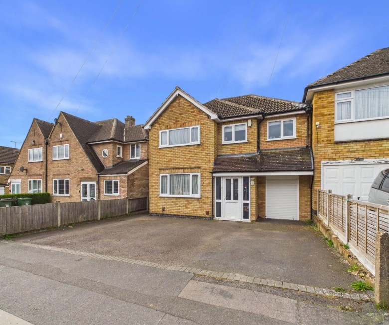 Click the photo for more details of Brookside Drive, Oadby, Leicestershire