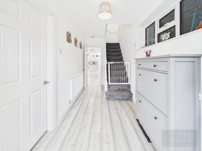 Images for Brookside Drive, Oadby, Leicestershire