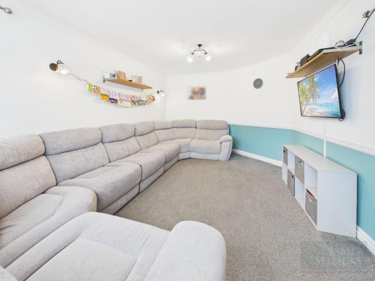 Images for Brookside Drive, Oadby, Leicestershire