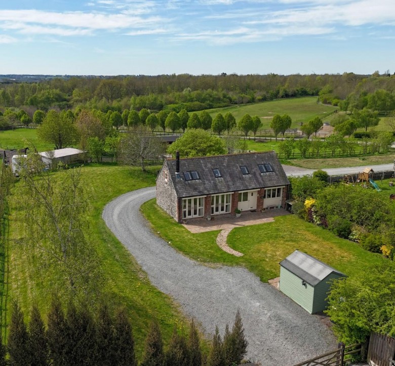 Click the photo for more details of Badger's Barn, Burroughs Road, Ratby, Leicestershire