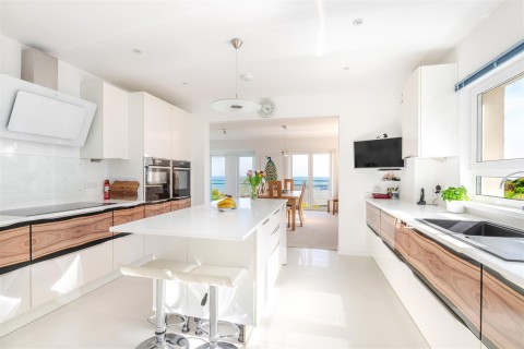 Click the photo for more details of Old Lyme Road, Charmouth, Bridport
