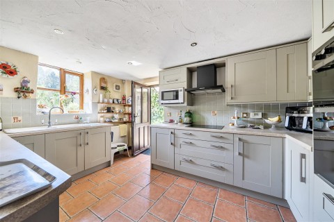 Click the photo for more details of Brayford, Barnstaple