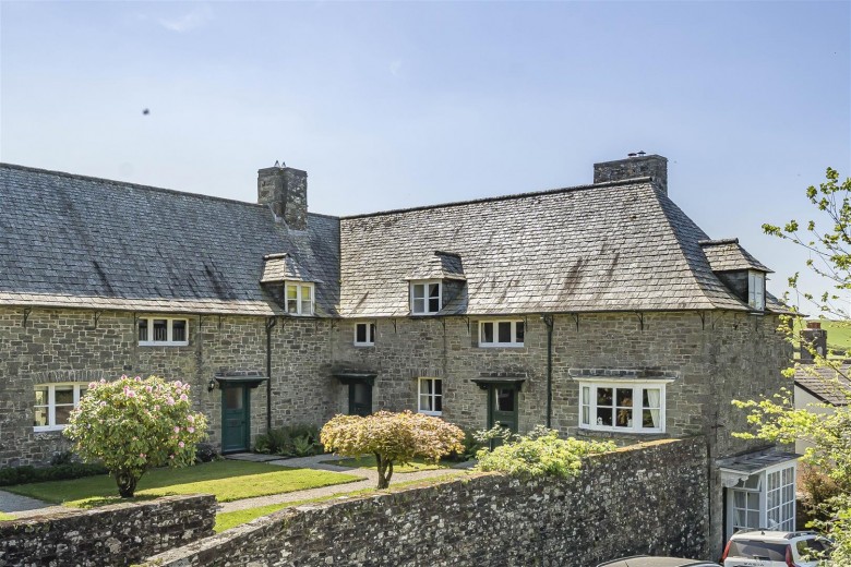 Click the photo for more details of Venn Hill, Milton Abbot