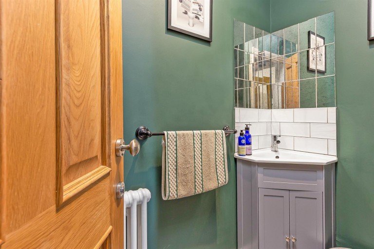 Images for 61 High Street, Eydon, NN11