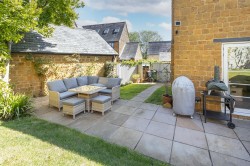 Images for 61 High Street, Eydon, NN11