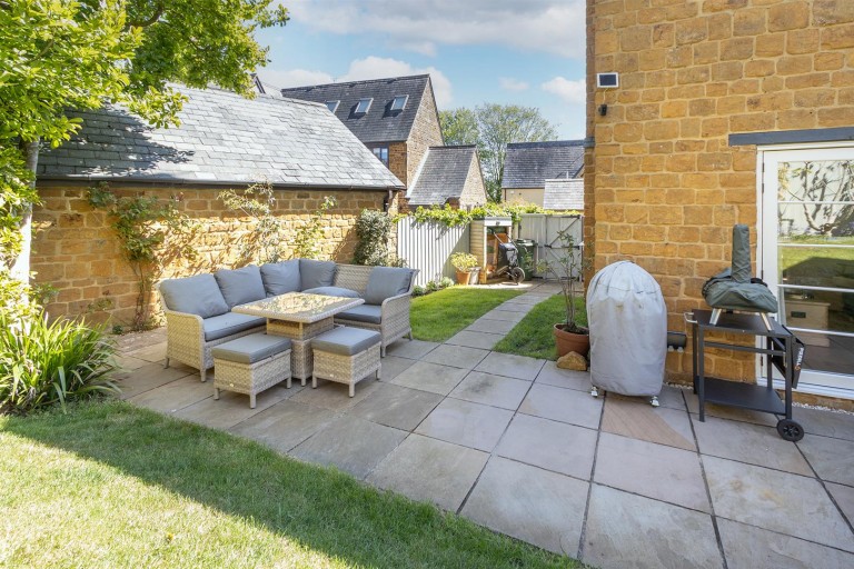 Images for 61 High Street, Eydon, NN11
