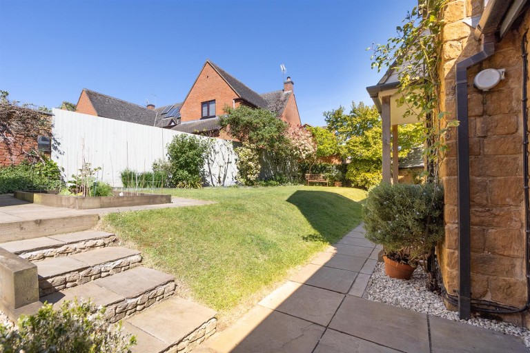 Images for 61 High Street, Eydon, NN11