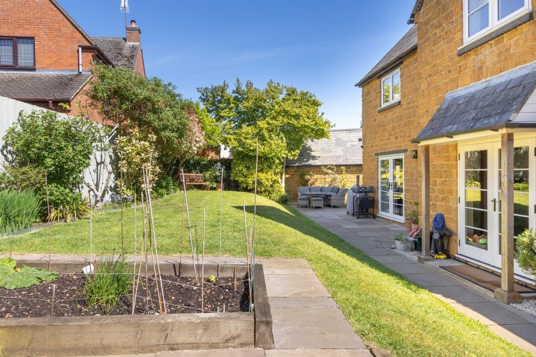 Images for 61 High Street, Eydon, NN11