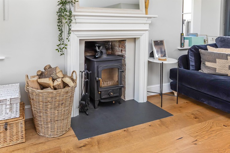 Images for 61 High Street, Eydon, NN11