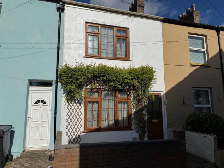 Click the photo for more details of Cherry Grove, Taunton