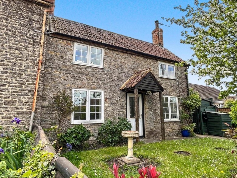 Click the photo for more details of Towns End, Henstridge, Templecombe