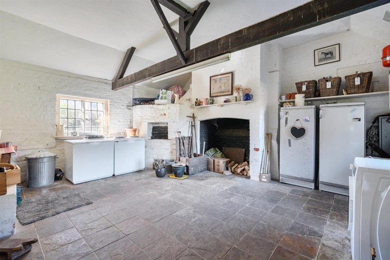 Images for Kennel Farmhouse, Clarendon, Wiltshire
