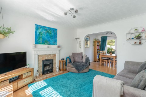 Click the photo for more details of Winchester Close, Banbury - superb new kitchen