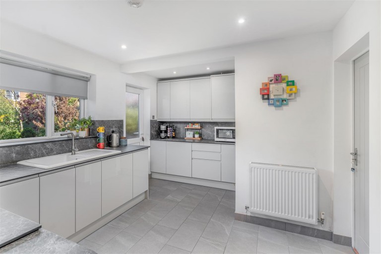 Images for Winchester Close, Banbury - superb new kitchen