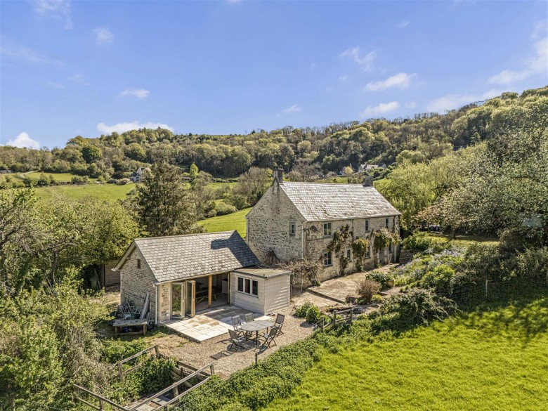 Click the photo for more details of Pincott Lane, Pitchcombe