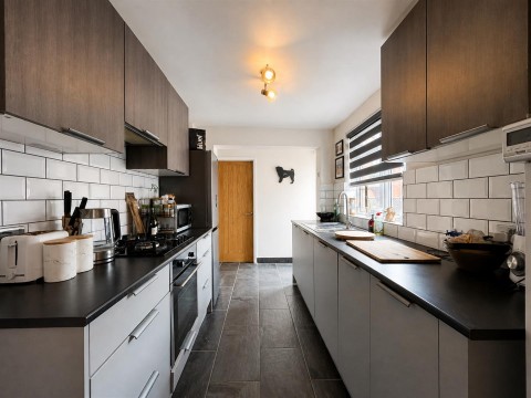 Click the photo for more details of Sandhill Road, St James, Northampton, NN5