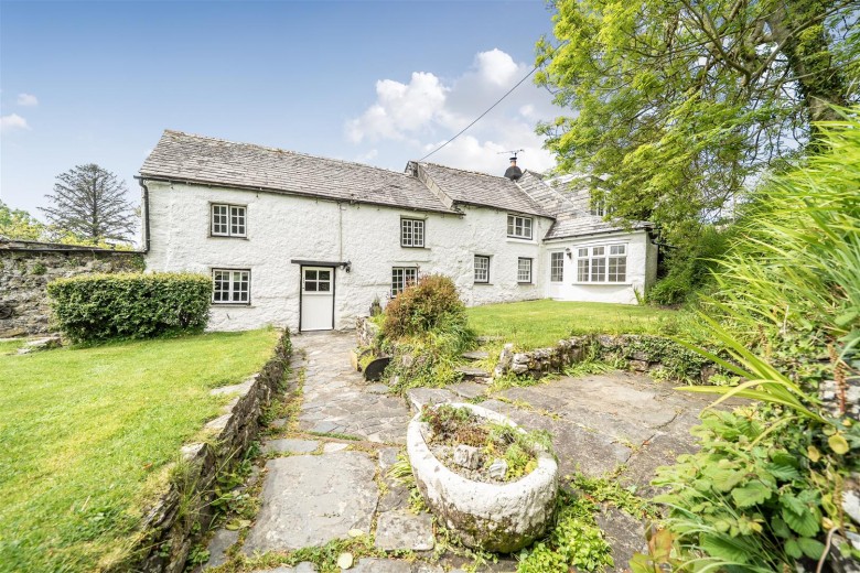 Click the photo for more details of Lanhainsworth, St. Columb