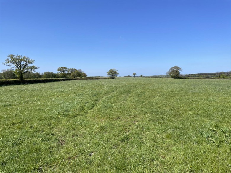 Click the photo for more details of East Worlington, Crediton