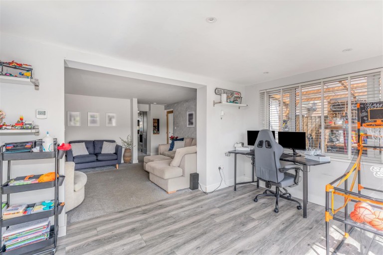 Images for Thornhill, Chacombe - Exceptional interior