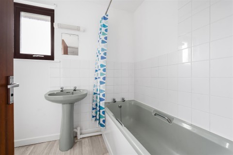 Click the photo for more details of Clinton Gardens, Merton, Okehampton