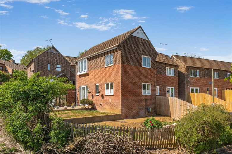 Click the photo for more details of The Camellias, Banbury