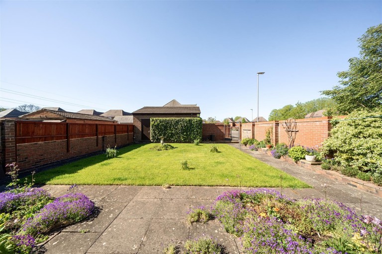 Images for Lutterworth Road, Burbage, Hinckley, Leicestershire, LE10