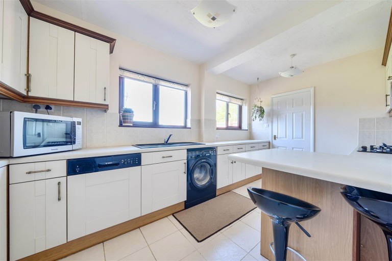 Images for Lutterworth Road, Burbage, Hinckley, Leicestershire, LE10