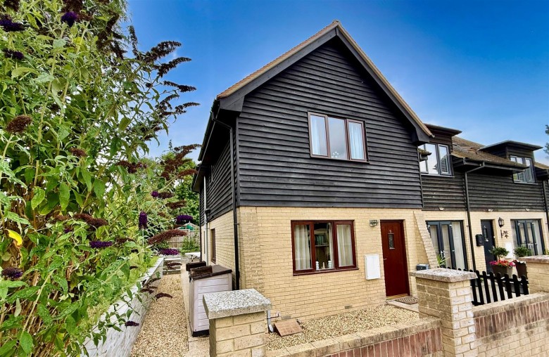 Click the photo for more details of Totland Bay,Isle of Wight