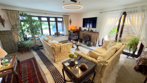 Click the photo for more details of Totland Bay,Isle of Wight