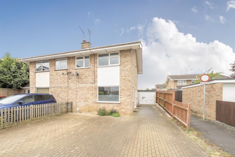 Images for Woodville Crescent, Yardley Gobion, NN12