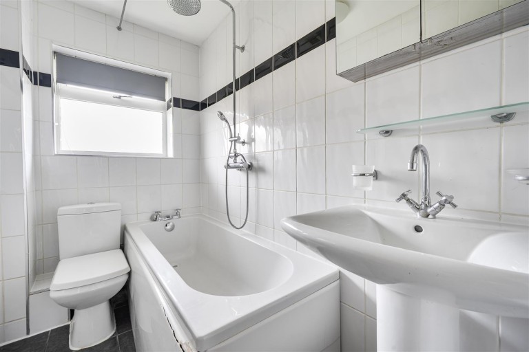 Images for Woodville Crescent, Yardley Gobion, NN12