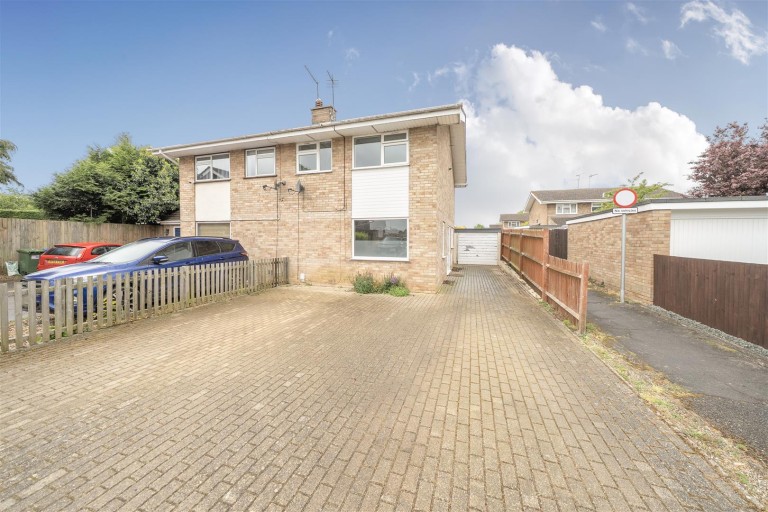 Images for Woodville Crescent, Yardley Gobion, NN12