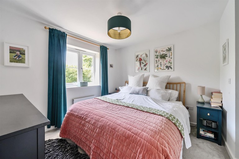 Images for Lukes Close, Wellington