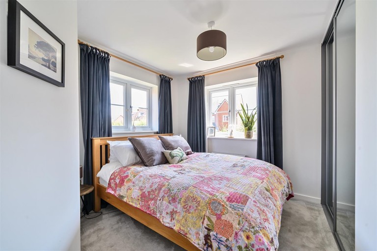 Images for Lukes Close, Wellington