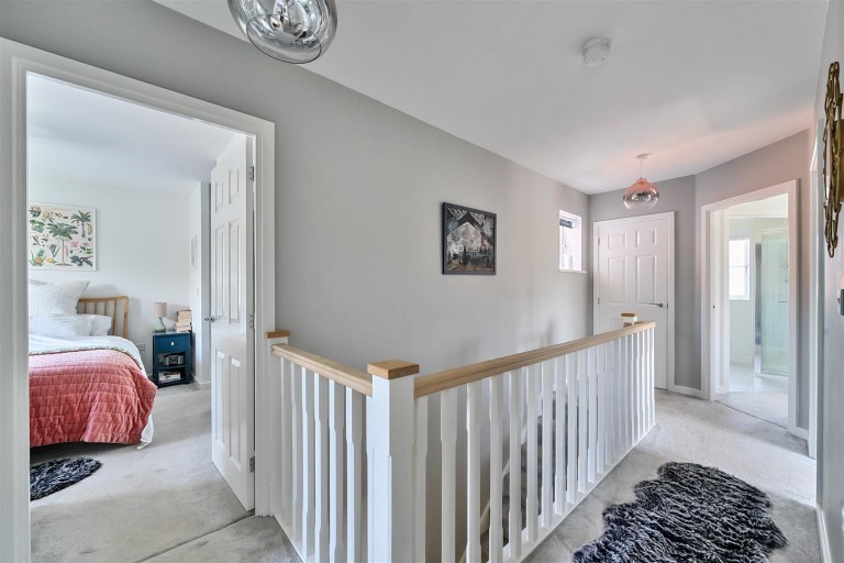 Images for Lukes Close, Wellington