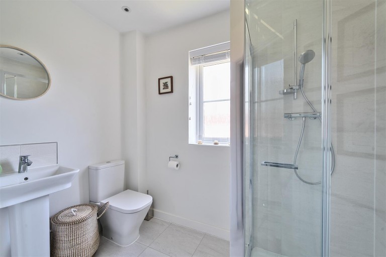 Images for Lukes Close, Wellington