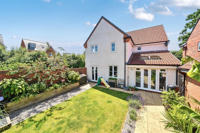 Images for Lukes Close, Wellington