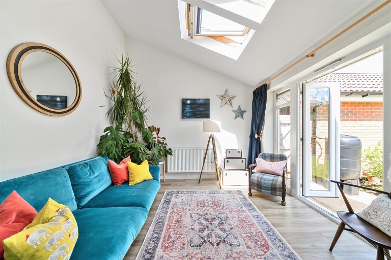 Images for Lukes Close, Wellington