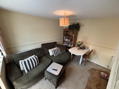 Click the photo for more details of Canterbury Close, Banbury