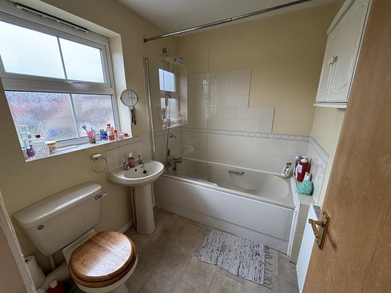 Images for Canterbury Close, Banbury
