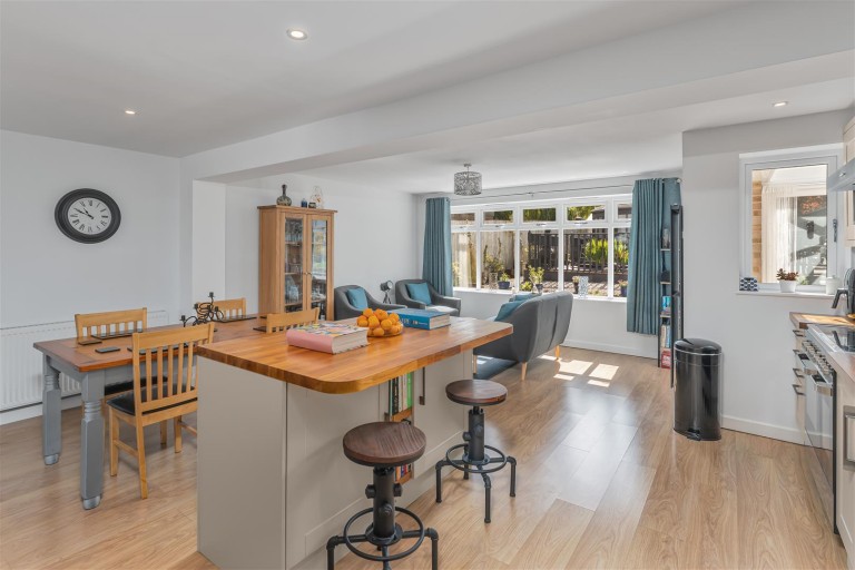 Images for Leigh Grove, Banbury - Far reaching views