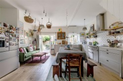 Images for The Old Farmhouse, Lechlade