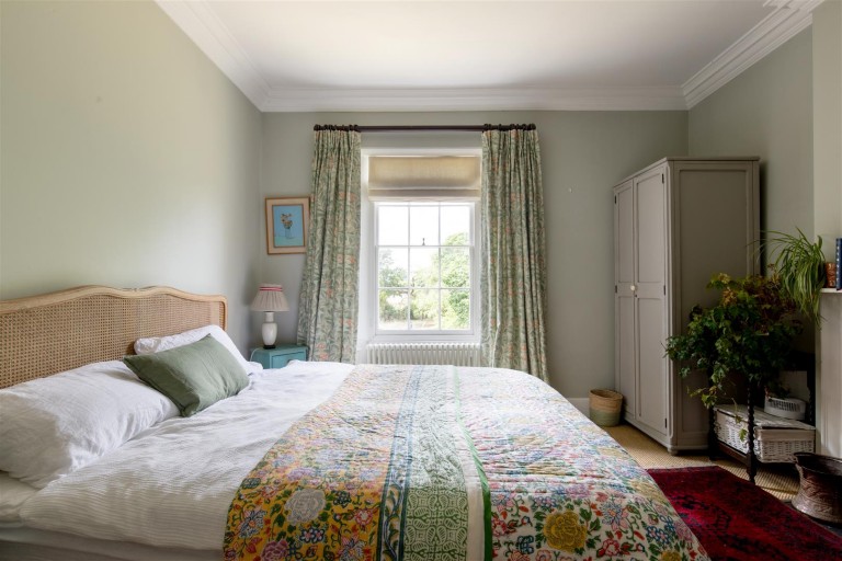 Images for The Old Farmhouse, Lechlade