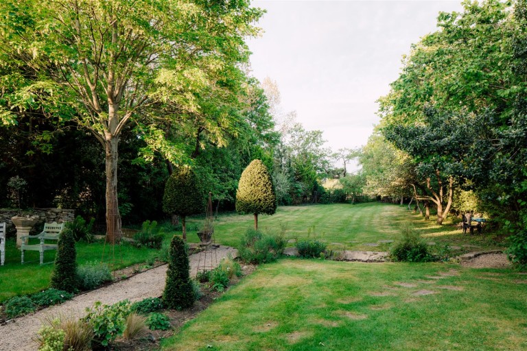 Images for The Old Farmhouse, Lechlade