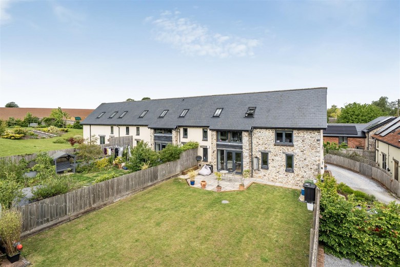 Click the photo for more details of Kerswell Farm Barns, Kentisbeare