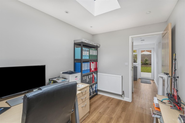 Images for Chatsworth Drive, Banbury