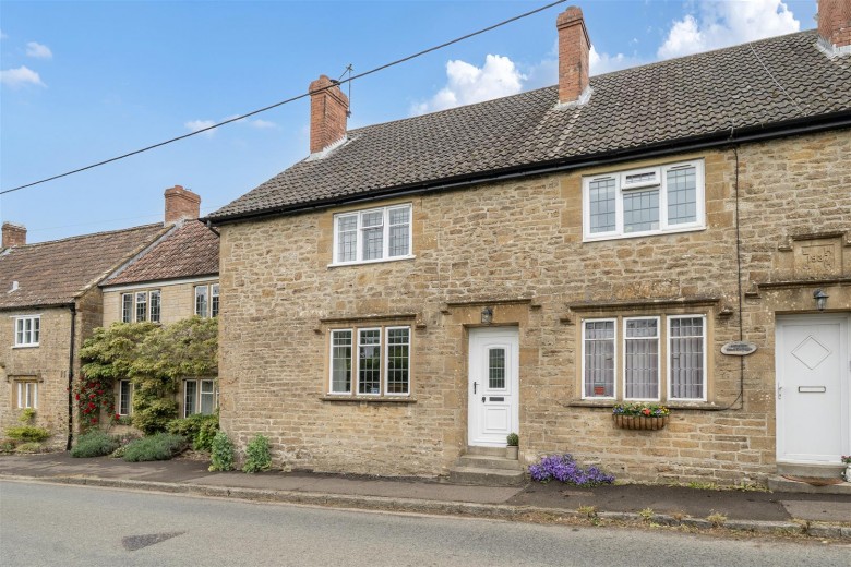 Click the photo for more details of Middle Street, North Perrott, Crewkerne